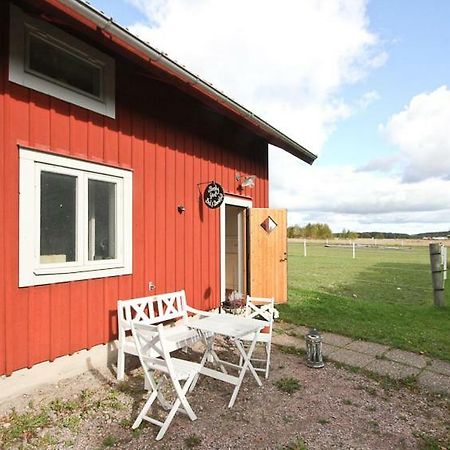 Broby Bed & Breakfast Entreplan นูเชอปิง ภายนอก รูปภาพ